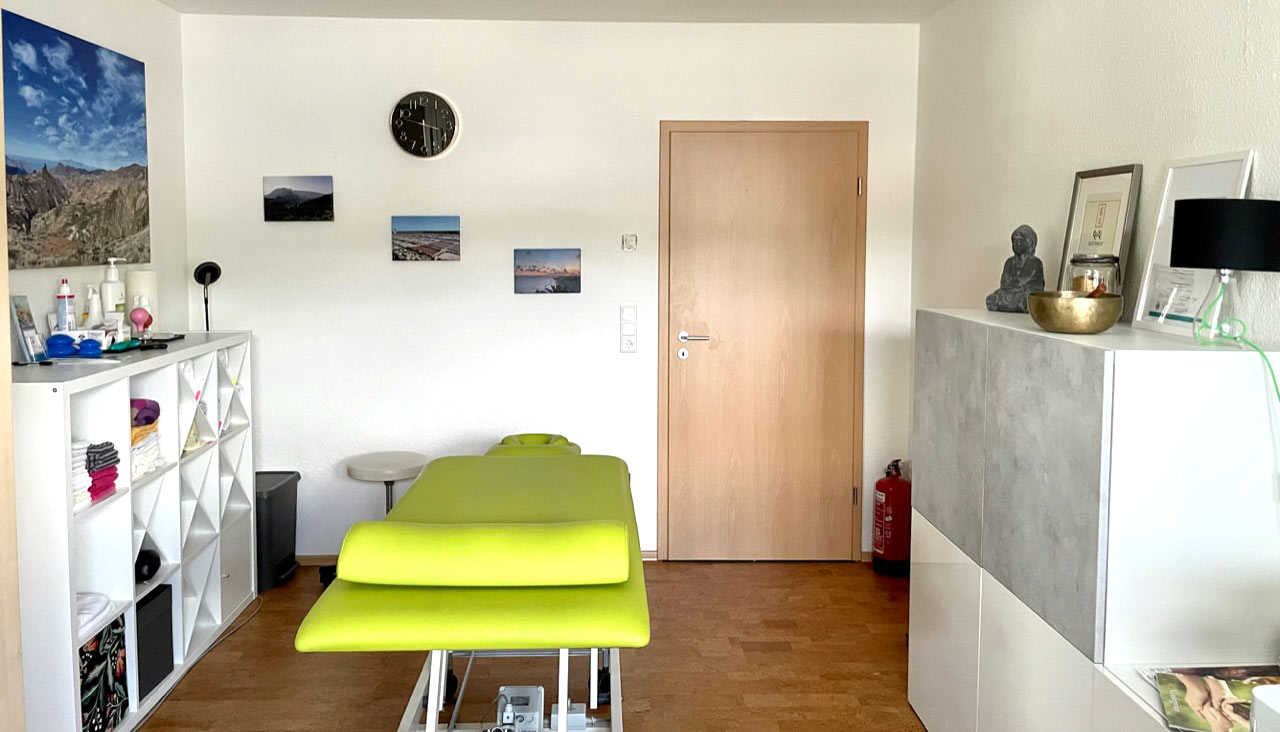 Behandlungsraum - Pitz Wellnness mit Massageliege